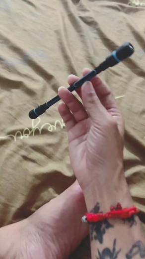 Close-Up Writing with a Unique Swing Pen