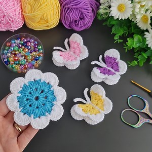 69K views · 974 reactions | Make MONEY with This SUPER EASY Crochet Mini Butterfly Keychain! 殺 Sell and give as a gift. | Crochet knitting love | Facebook
