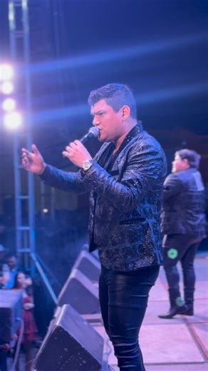 Banda Carnaval Oficial on Instagram: "🥰 la cantamos? #YesLaCarnaval"