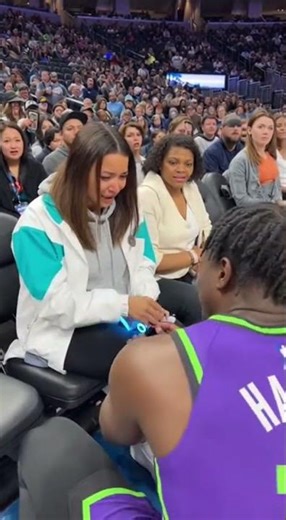 Court-Side Proposal SHOCKS the Arena! Emotional Moment as Basketball Star Pops the Question #NBA