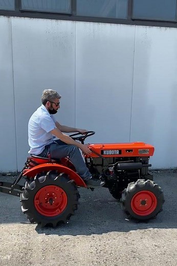 KUBOTA B6000 4WD Compact Tractor