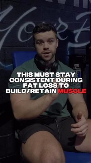 Danny Fletcher | Online coach on Instagram: "This is the one variable you do not sacrifice during fat loss. I know how it feels… The fatigue levels start to creep up as you get further into fat loss Energy levels to train are lower. The mind games come in around whether you can lift the same numbers still. So naturally you hold yourself back abit and maybe take 2 less reps than you know you should. You leave reps in reserve because you are tired. Now don’t get me wrong, when you’re at the back e