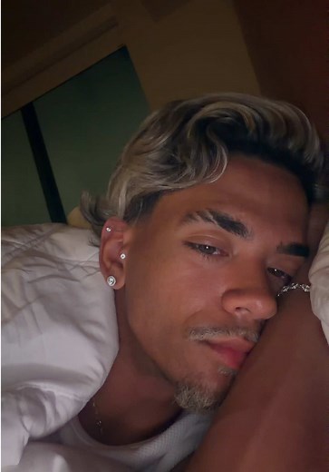 Arthur Lima (@artthuroficial_)’s video of tattoo artist getting mad