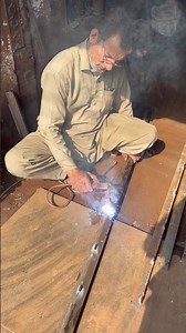How Pakistani iron welder works |traditional welding techniques #shortvideo