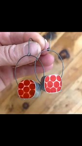 🔴Super Spot Sunday🔴 •Hand made drawings on shrink plastic, set in scrap aluminum. •Oxidized sterling silver. •Cold connections. This new design is available and you will be seeing more pieces with this technique. Have a great weekend🌞 🤩message me to order this pair or to order any others you may see that tickle your fancy🤩 #jewelryartist #leagueofnhcraftsmen #jewelrydesigner #jewelryaddict #contemporaryartjewelry#artjewelry #sketches #oneofakindjewelry #oneofakindearrings #uniquejewelry #on