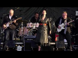 Kareen Anton et Les Rapetous au Festival Jazz musette des Puces "Purple Rain"