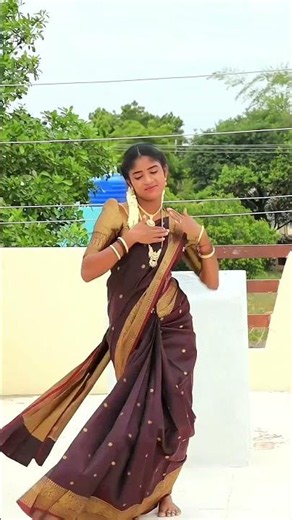 Vibe song 🤩 #sureshmaya #saree #90s #love #song #lifeisbutadream #trending #onlineshopping #tamil