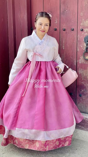 Love is the bridge between two hearts, connecting us no matter the distance. #치앙마이그녀 #chiangmaiwoman #치앙마이 #チェンマイ彼女 #한복 #รักทางไกล #เกาหลี #경복궁 #경복궁한복 #เกาหลี #โอปป้า #รักเกาหลี #เธอแห่งเชียงใหม่ #เธอแห่งประเทศไทย #ฮันบก #เที่ยวเกาหลี #ทริปเกาหลี #โซล