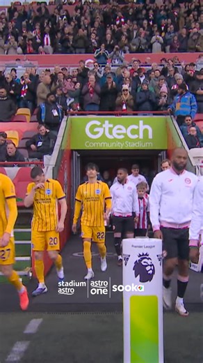 HISTORY MAKER! James Milner has set the all-time appearances record in the Premier League Watch anywhere, anytime 📲 Stream Premier League matches LIVE on Astro One & sooka. #AstroPL | Stadium Astro