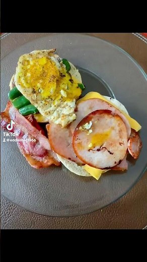 “This Spicy Keto Breakfast Sandwich Will Blow Your Mind 😲 | Easy & Delicious!” #deliciousgoodness