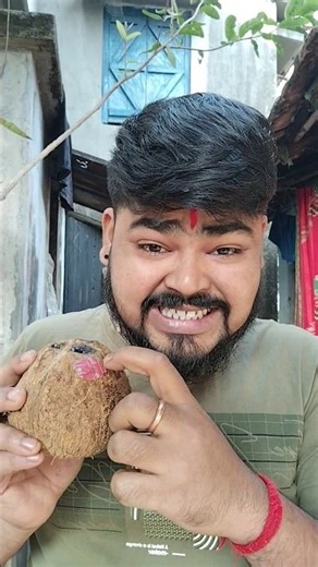 Lifehack skills: Removing apple stickers🥥😛#...