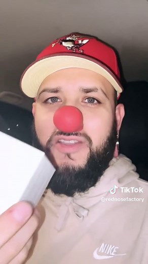 Unboxing of our newest clown nose shape, the Peggy Ford! 🤩 Thanks to @payasobrims for sharing your experience.