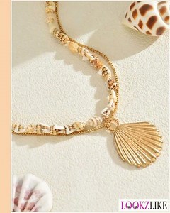 18K Gold-Plated Shell Layered Shell Pendant Necklace