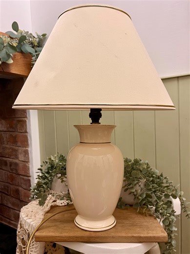 A Vintage Large Ceramic Classic Cream Lamp Base With Matching Cream Gold Edged Lamp Shade - Etsy UK
