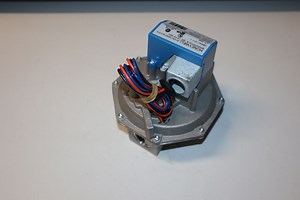 Raypak 601094 Gas Valve 2-Stage Combination