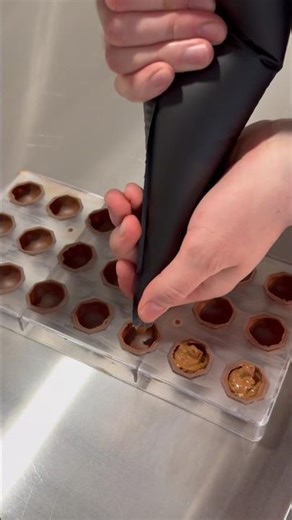 ✨🤎Praliné Feuilletine Disponible Dans Nos Ballotins 🍫 #chocolate #boutique #food #foodie