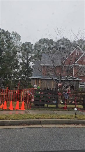 Some people take Halloween serious.These people went all out............. I would not want to be their neighbor 😲🎃👻 #fromguardianstoparents 💚✨️ | From Guardians to Parents