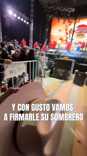 402K views · 16K reactions | Cumpliendo un sueño a nuestros fans 﫶 #GrupoLaberinto #México #concierto #fans #sombrero | Grupo Laberinto | Facebook