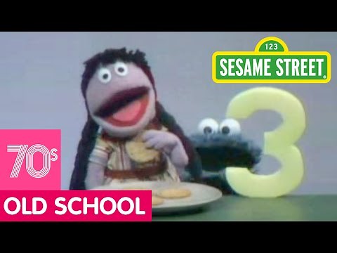 Sesame Street: Cookie Monster Eats Galletitas