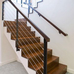 [Hot Item] Perfect Quality Timber Stairs Unique Anti Slip Stair Treads Riser Butcher Block Stairs