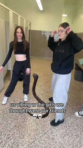 heypisser (@spongebobsleftnip)’s videos with SPLASH BROTHERS DJ ESS MIXX - isisgangleader