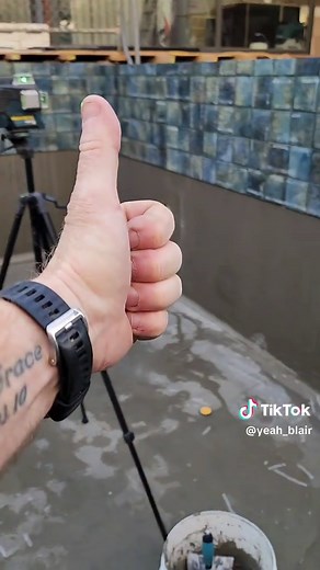 Yesterday I completed the grouting on this swimming pool I've been tiling. Here's a little run down on how it all went. #curvedtiles #tiledcurve #curvedsteps #tiledpool #swimmingpool #pool #homeimprovement #tilestyle #tilingideas #tilerspride #tilework #tilersoftiktok