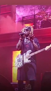 Lil Wayne 在巡演中表演未发行新歌