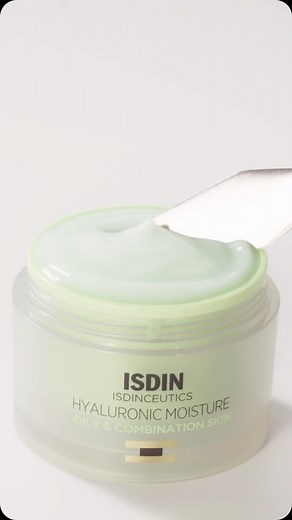 ISDIN Brasil - Love Your Skin on Instagram: "Tem coisa melhor que cuidar da pele com um creme que tem textura leve e cheirinho delicioso? 🥰 Com ácido hialurônico, o Hyaluronic Moisture da ISDIN hidrata profundamente a pele e ainda previne o envelhecimento. O creme antissinais mais desejado pelas peles oleosas ou sensíveis! 🤩 Experimente! Lembre-se de escanear o QR Code na embalagem do produto para fazer parte da comunidade Love Isdin, ganhar pontos e trocar por experiências exclusivas!"
