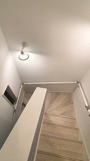 階段に人感センサー付きLEDテープライトを付けてみた