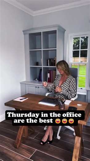 Thursday in the office are the best 😃😃😃 #fyp #office #interview