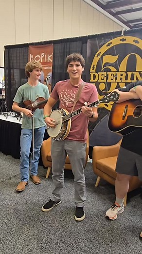 It is always so much fun to meet young talent and, it seems that they are getting younger and more talented with each year! We had the pleasure of hanging with @take.your.pick.bluegrass.band at @intlbluegrass last week, who perform with a Deering White Lotus. They sounded great, despite some voice loss ..but that's what happens when you put in the hours at IBMA all week. Kudos for holding it together for one more song! 👍😁 Thanks for coming by guys and keep playing! | Deering Banjos