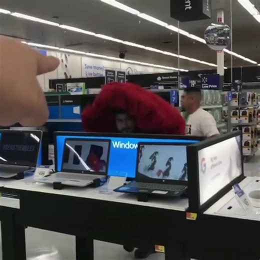 Watch out for dirty 🤧#prank