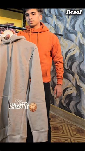 𝑾𝒂𝒓𝒎𝒕𝒉 𝒕𝒉𝒂𝒕 𝒇𝒆𝒆𝒍𝒔 𝒆𝒙𝒑𝒆𝒏𝒔𝒊𝒗𝒆. 𝑨 𝒇𝒊𝒕 𝒕𝒉𝒂𝒕 𝒍𝒐𝒐𝒌𝒔 𝒆𝒗𝒆𝒏 𝒃𝒆𝒕𝒕𝒆𝒓. 𝑻𝒉𝒊𝒔 𝒉𝒐𝒐𝒅𝒊𝒆 𝒊𝒔𝒏’𝒕 𝒑𝒓𝒆𝒕𝒆𝒏𝒅𝒊𝒏𝒈 𝒕𝒐 𝒃𝒆 𝒑𝒓𝒆𝒎𝒊𝒖𝒎 — 𝒕𝒉𝒆 𝒃𝒖𝒊𝒍𝒅 𝒑𝒓𝒐𝒗𝒆𝒔 𝒊𝒕. ✔ 𝑻𝒉𝒊𝒄𝒌 𝒃𝒓𝒖𝒔𝒉𝒆𝒅 𝒇𝒍𝒆𝒆𝒄𝒆 𝒕𝒉𝒂𝒕 𝒂𝒄𝒕𝒖𝒂𝒍𝒍𝒚 𝒕𝒓𝒂𝒑𝒔 𝒉𝒆𝒂𝒕 ✔ 𝑺𝒕𝒓𝒖𝒄𝒕𝒖𝒓𝒆𝒅 𝒅𝒐𝒖𝒃𝒍𝒆 𝒉𝒐𝒐𝒅 𝒇𝒐𝒓 𝒂 𝒄𝒍𝒆𝒂𝒏 𝒖𝒑𝒑𝒆𝒓-𝒃𝒐𝒅𝒚 𝒔𝒉𝒂𝒑𝒆 ✔ 𝑴𝒂𝒕𝒄𝒉𝒊𝒏𝒈 𝒓𝒊𝒃 𝒇𝒐𝒓 𝒂 𝒑𝒐𝒍𝒊𝒔𝒉𝒆𝒅 𝒇𝒊𝒏𝒊𝒔𝒉 ✔ 10 𝒗𝒆𝒓𝒔𝒂𝒕𝒊𝒍𝒆 𝒄�