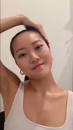 gua sha movements to help a tight neck or tense shoulders 💆🏻‍♀️