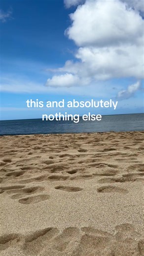 Crocheting on the Beach in Hawaii: A Perfect Retreat