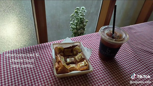 ကော်ဖီတစ်ခွက်ဆိုတစ်ခွက် Consistency ဖြစ်စေဖို့အတွက် Capulus Cafe မှ ကောင်းမွန်သော အဆင့်မြင့် ပစ္စည်းများကိုသာ အသုံးပြုပေးထားတဲ့အတွက် High Quality Standard ကိုခံစားရစေမှာဖြစ်ပါတယ် • Capulus Cafe • Address - Corner of 63 x 43 Streets, Mandalay. Phone No. - 09449997445, 09963857131 Opening hour - 7:30AM - 6:30PM #capuluscafe #specialtycoffee #foryoupage #viral