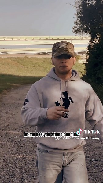 Good times Song Name: Low Rider Album: Cadences Volume 4 . . 🎧💿 All the cadences are available to listen to via hard copy CDs and are out on your favorite music service. You can find a Iink to all of the above on my profiIe. 👕 The hoodie/hat I’m wearing and other merch are also available using the same Iink. #jonathanmichaelfleming #military #lowridercadence #militarycadence