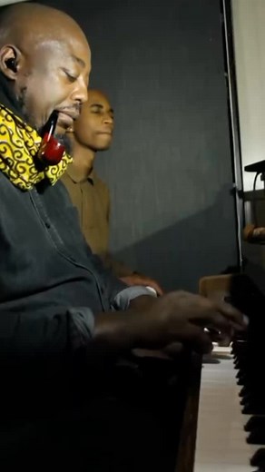 Traxsource on Instagram: "This rendition of Sing It Back by Moloko from @gurulogicband just made my whole day more pleasant 🎶🔥"