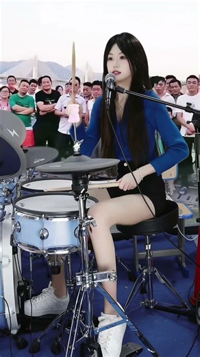 热血翻奏瞬间合集 佩君架子鼓演奏释放快乐与力量 #架子鼓演奏 #鼓手演奏 #drumcover #drumvideo