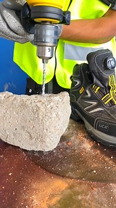 3.2K views · 1.3K reactions | ¡Conoce el mod.125! La mejor bota de seguridad para proteger tus pies en cualquier situación 量 #ProtegemosTuVida #Protección #Seguridad #Seguridadindustrial #bota #CalzadoParaDama #Distribuidores #Calzadoindustrial | LICA team | Facebook