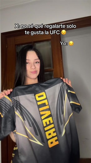El mejor regalo que puedes hacer a un fan de UFC @COMBATTSHOP ⏪#fyp #ufc #martislarts #charlesdobronxs #charles