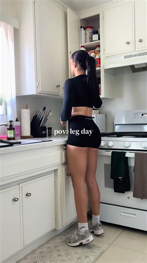 Full leg workout: • - glute-focused back extensions: 2x15 - hamstring curls: 3x12 - b-stance rdls: 3x10 - hip abductors: 3x12 - hip thrusts: 3x12 - cable kickback: 3x12 - calf raises: 3x15 • • #legday #glutes #gym