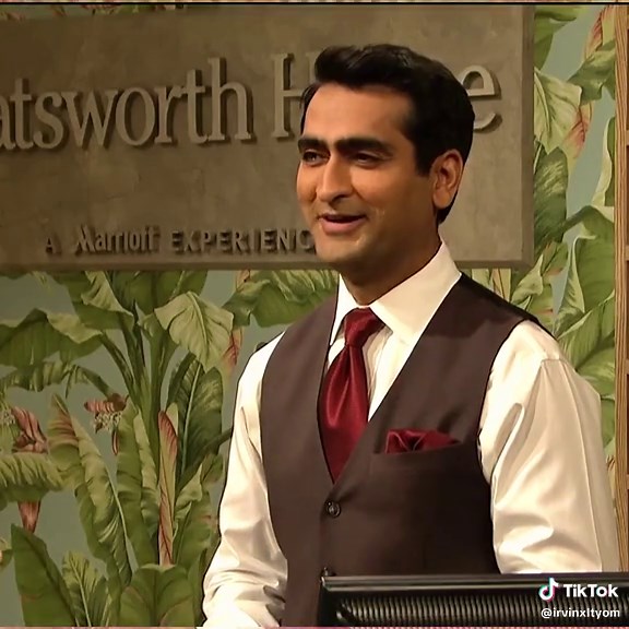 Hotel Check In - Hilarious SNL Sketch