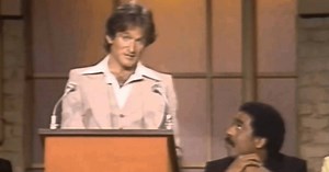 Robin Williams Hilariously Roasts Richard Pryor! (VIDEO)