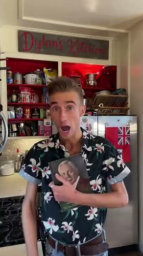 Dylan Hollis - 1936 WHIPPED CREAM CAKE