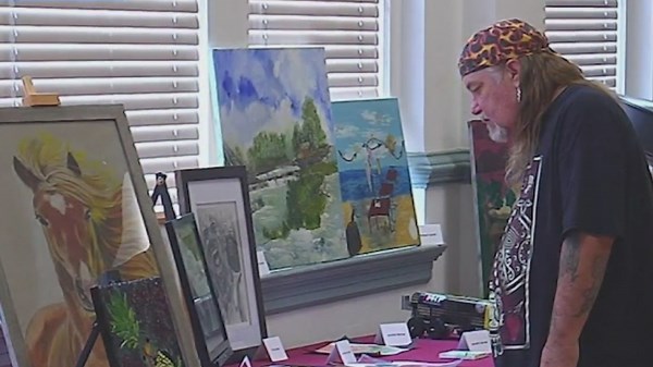 1.5K views | Art therapy is helping veterans connect with themselves and their communities following service. The National Veterans Creative Arts Competition provides recreational therapy services for veterans. #Veterans #Art #Therapy | NewsNation | Facebook