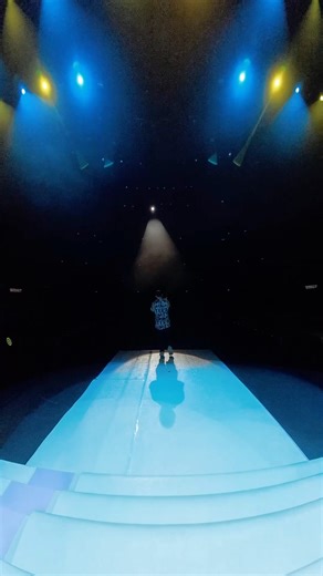 4.5K views · 82 reactions | 夢想就是需要堅持與熱情，突破重圍，經歷「從無到有」。謝謝 Nefful Singapore的邀請，希望新的一年每一個人都攜手前進，一起加油因為我們的未來不是夢蘭 | 陳威全VChuan | Facebook