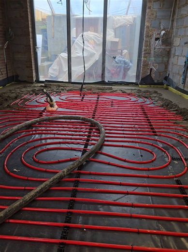 Precision before performance. Underfloor heating installed and pressure tested — now ready for screed in this new property extension. What you don’t see later is what matters most now: ✔ Pipe spacing designed for even heat distribution ✔ Correct loop lengths to maintain flow balance ✔ Manifold positioned for proper zoning ✔ System pressure tested before screed pour ✔ Insulated substrate to prevent downward heat loss Underfloor heating isn’t just “pipes in the floor”. If it’s not designed properl