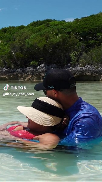 Boating can significantly increase happiness and reduce stress by providing a perfect escape into nature! Visit Discoverboating.com to figure out how you can get on the water with ease! @discoverboating #ad #DiscoverBoating #seeyououthere #boatlife