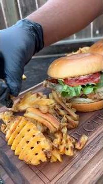 Let’s make a chicken sandwich on the blackstone griddle #blackstone #griddle #chicken #food #cooking